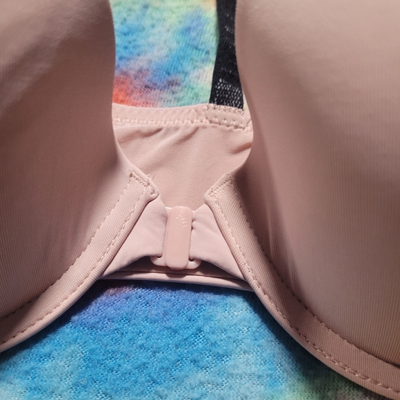 Victoria Secret 34c Bra - Picture 2 of 7